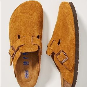 Birkenstock Boston clogs in “honey” color